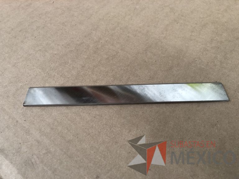 Lote 012 - 2470 Piezas de diferentes materiales (Terminal ojillos, barras de silicón, grano de esmeril, discos depredador, rollos de alambre, limas, bandas, brocas, tarrajas, vidrios, lijas, electrodos, cuchillas, entre otros) - Imagen 186