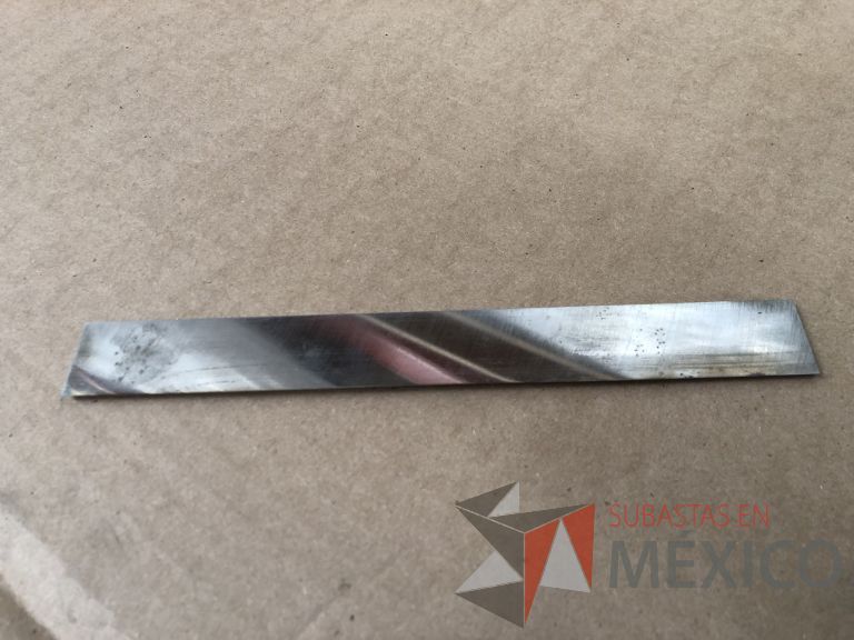 Lote 012 - 2470 Piezas de diferentes materiales (Terminal ojillos, barras de silicón, grano de esmeril, discos depredador, rollos de alambre, limas, bandas, brocas, tarrajas, vidrios, lijas, electrodos, cuchillas, entre otros) - Imagen 312