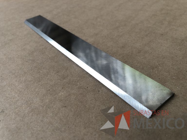 Lote 012 - 2470 Piezas de diferentes materiales (Terminal ojillos, barras de silicón, grano de esmeril, discos depredador, rollos de alambre, limas, bandas, brocas, tarrajas, vidrios, lijas, electrodos, cuchillas, entre otros) - Imagen 98
