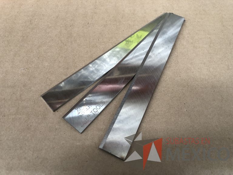 Lote 012 - 2470 Piezas de diferentes materiales (Terminal ojillos, barras de silicón, grano de esmeril, discos depredador, rollos de alambre, limas, bandas, brocas, tarrajas, vidrios, lijas, electrodos, cuchillas, entre otros) - Imagen 271