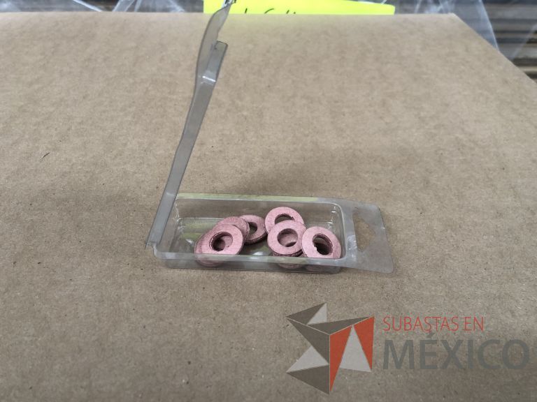 Lote 012 - 2470 Piezas de diferentes materiales (Terminal ojillos, barras de silicón, grano de esmeril, discos depredador, rollos de alambre, limas, bandas, brocas, tarrajas, vidrios, lijas, electrodos, cuchillas, entre otros) - Imagen 26