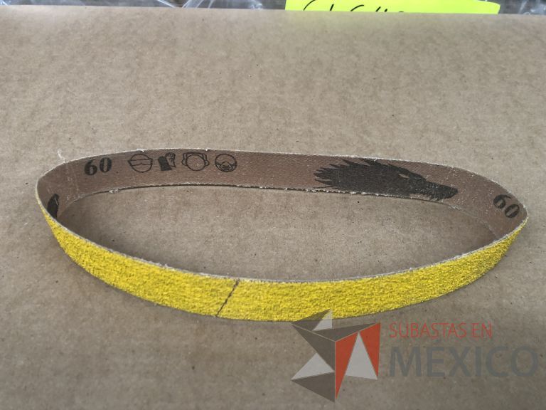 Lote 012 - 2470 Piezas de diferentes materiales (Terminal ojillos, barras de silicón, grano de esmeril, discos depredador, rollos de alambre, limas, bandas, brocas, tarrajas, vidrios, lijas, electrodos, cuchillas, entre otros) - Imagen 279