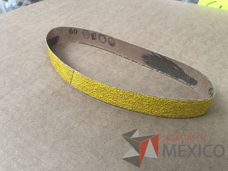Lote 012 - 2470 Piezas de diferentes materiales (Terminal ojillos, barras de silicón, grano de esmeril, discos depredador, rollos de alambre, limas, bandas, brocas, tarrajas, vidrios, lijas, electrodos, cuchillas, entre otros) - Imagen 275