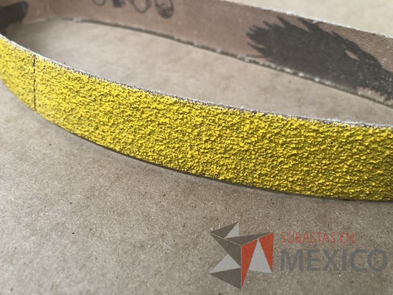 Lote 012 - 2470 Piezas de diferentes materiales (Terminal ojillos, barras de silicón, grano de esmeril, discos depredador, rollos de alambre, limas, bandas, brocas, tarrajas, vidrios, lijas, electrodos, cuchillas, entre otros) - Imagen 187