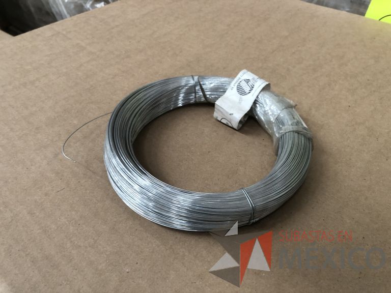 Lote 012 - 2470 Piezas de diferentes materiales (Terminal ojillos, barras de silicón, grano de esmeril, discos depredador, rollos de alambre, limas, bandas, brocas, tarrajas, vidrios, lijas, electrodos, cuchillas, entre otros) - Imagen 193