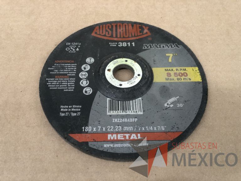 Lote 012 - 2470 Piezas de diferentes materiales (Terminal ojillos, barras de silicón, grano de esmeril, discos depredador, rollos de alambre, limas, bandas, brocas, tarrajas, vidrios, lijas, electrodos, cuchillas, entre otros) - Imagen 67