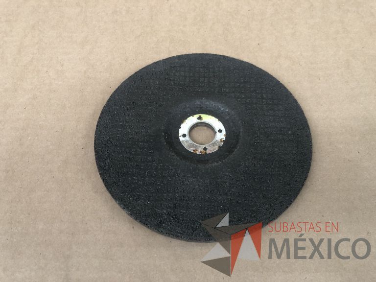 Lote 012 - 2470 Piezas de diferentes materiales (Terminal ojillos, barras de silicón, grano de esmeril, discos depredador, rollos de alambre, limas, bandas, brocas, tarrajas, vidrios, lijas, electrodos, cuchillas, entre otros) - Imagen 117