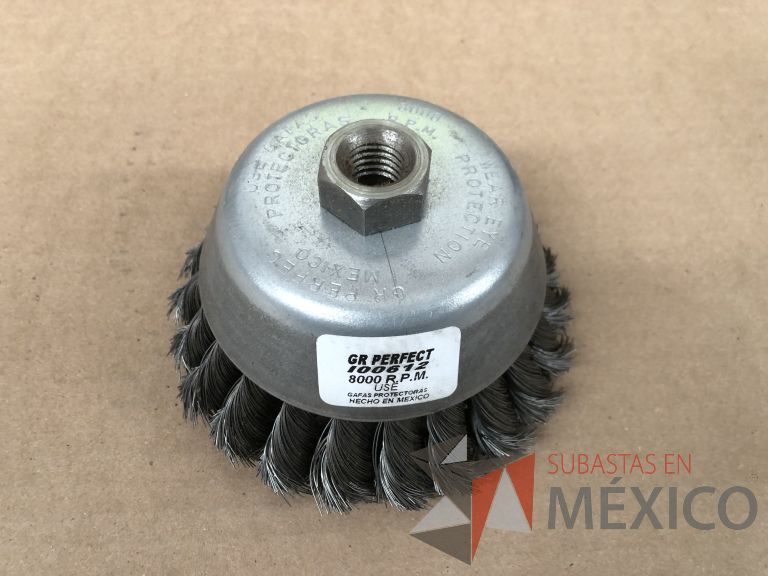 Lote 012 - 2470 Piezas de diferentes materiales (Terminal ojillos, barras de silicón, grano de esmeril, discos depredador, rollos de alambre, limas, bandas, brocas, tarrajas, vidrios, lijas, electrodos, cuchillas, entre otros) - Imagen 112