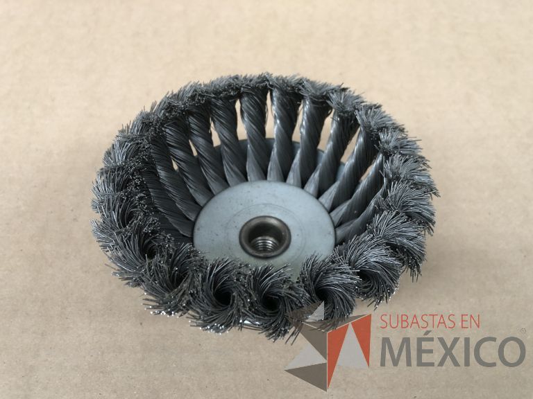 Lote 012 - 2470 Piezas de diferentes materiales (Terminal ojillos, barras de silicón, grano de esmeril, discos depredador, rollos de alambre, limas, bandas, brocas, tarrajas, vidrios, lijas, electrodos, cuchillas, entre otros) - Imagen 343