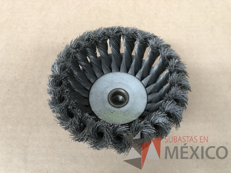 Lote 012 - 2470 Piezas de diferentes materiales (Terminal ojillos, barras de silicón, grano de esmeril, discos depredador, rollos de alambre, limas, bandas, brocas, tarrajas, vidrios, lijas, electrodos, cuchillas, entre otros) - Imagen 172