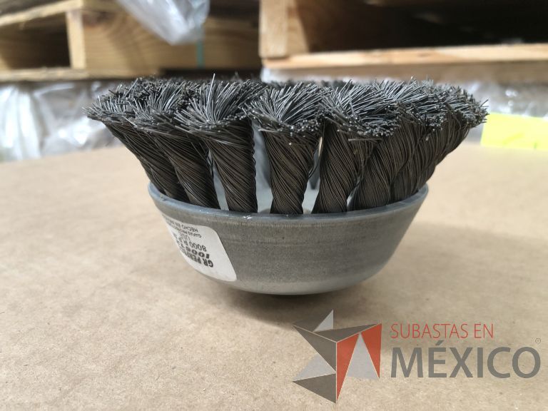 Lote 012 - 2470 Piezas de diferentes materiales (Terminal ojillos, barras de silicón, grano de esmeril, discos depredador, rollos de alambre, limas, bandas, brocas, tarrajas, vidrios, lijas, electrodos, cuchillas, entre otros) - Imagen 168