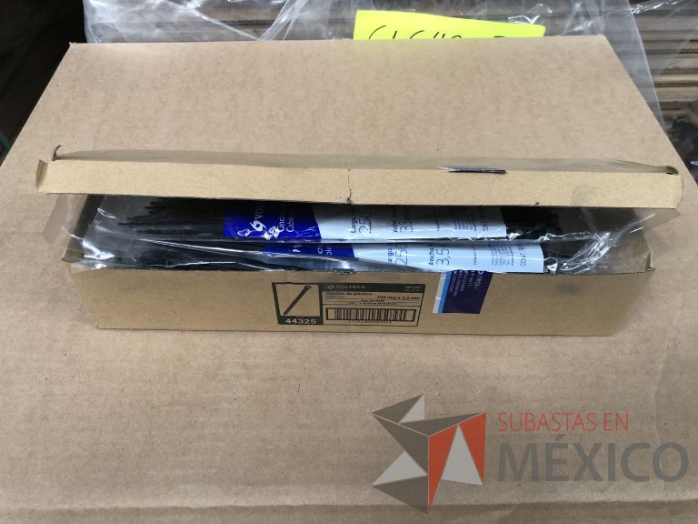 Lote 012 - 2470 Piezas de diferentes materiales (Terminal ojillos, barras de silicón, grano de esmeril, discos depredador, rollos de alambre, limas, bandas, brocas, tarrajas, vidrios, lijas, electrodos, cuchillas, entre otros) - Imagen 55