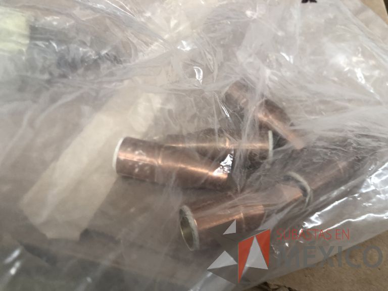 Lote 012 - 2470 Piezas de diferentes materiales (Terminal ojillos, barras de silicón, grano de esmeril, discos depredador, rollos de alambre, limas, bandas, brocas, tarrajas, vidrios, lijas, electrodos, cuchillas, entre otros) - Imagen 249