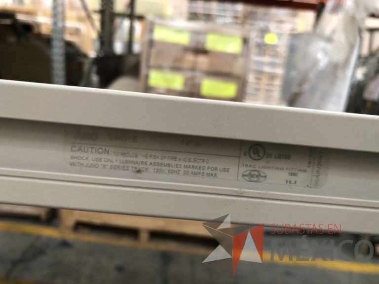 Lote 007 - 7227 Piezas de diferentes componentes (Paneles LED, Fuentes conmutadas, multicontactos, contacto dúplex, termofil, LED Panel, Fuentes de voltaje, etc.) - Imagen 298