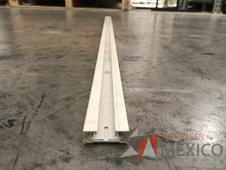 Lote 007 - 7227 Piezas de diferentes componentes (Paneles LED, Fuentes conmutadas, multicontactos, contacto dúplex, termofil, LED Panel, Fuentes de voltaje, etc.) - Imagen 225