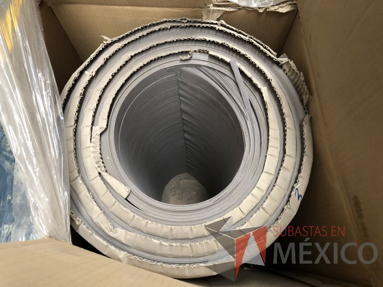 Lote 011 - 285 Piezas de diferentes materiales (Chapas de madera, Tableros perfocel, HPL y MDF fire retardant) - Imagen 42