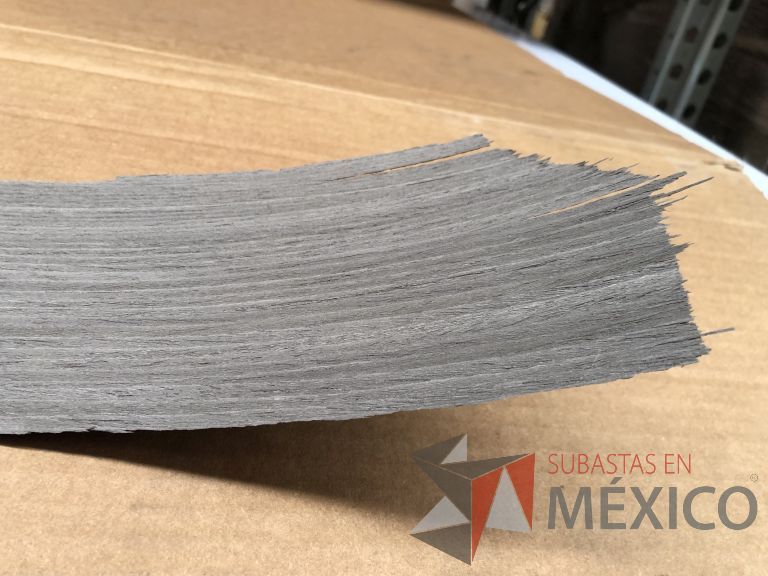 Lote 011 - 285 Piezas de diferentes materiales (Chapas de madera, Tableros perfocel, HPL y MDF fire retardant) - Imagen 20