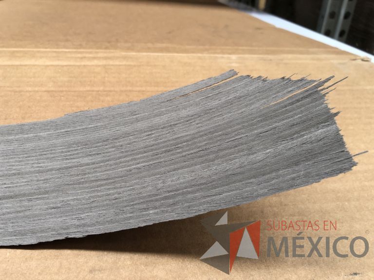 Lote 011 - 285 Piezas de diferentes materiales (Chapas de madera, Tableros perfocel, HPL y MDF fire retardant) - Imagen 19