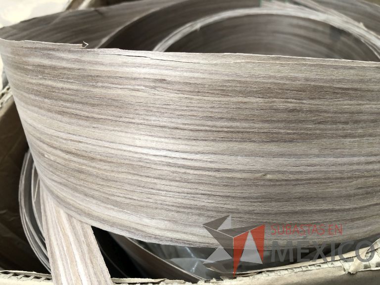 Lote 011 - 285 Piezas de diferentes materiales (Chapas de madera, Tableros perfocel, HPL y MDF fire retardant) - Imagen 55