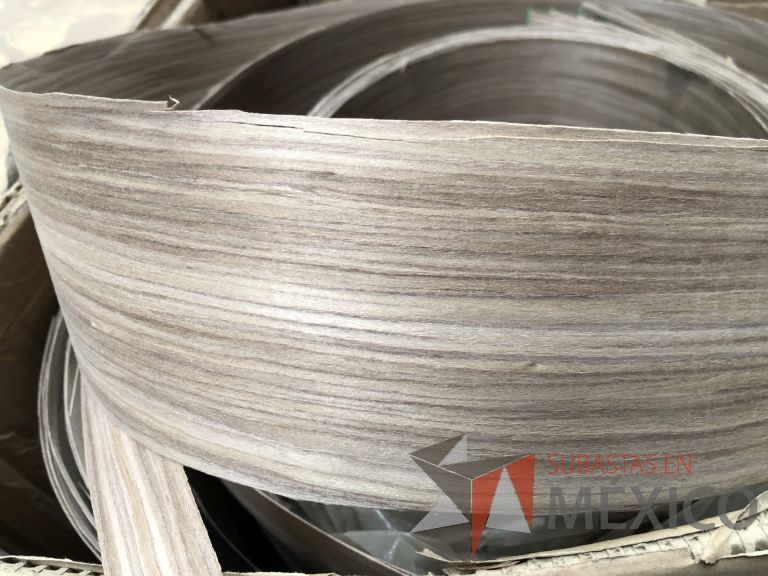 Lote 011 - 285 Piezas de diferentes materiales (Chapas de madera, Tableros perfocel, HPL y MDF fire retardant) - Imagen 6