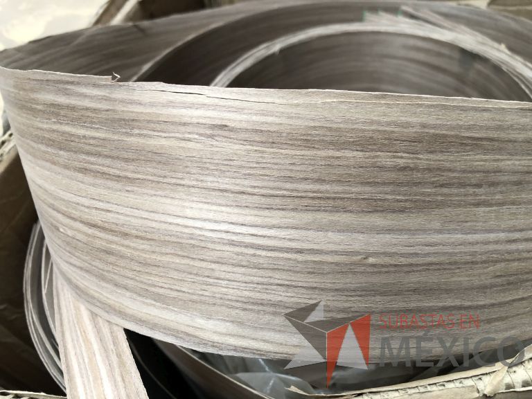 Lote 011 - 285 Piezas de diferentes materiales (Chapas de madera, Tableros perfocel, HPL y MDF fire retardant) - Imagen 53