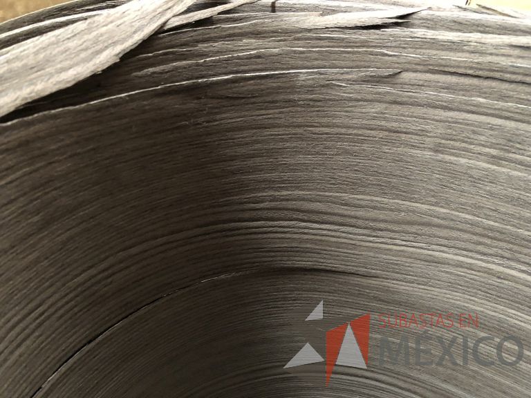 Lote 011 - 285 Piezas de diferentes materiales (Chapas de madera, Tableros perfocel, HPL y MDF fire retardant) - Imagen 12