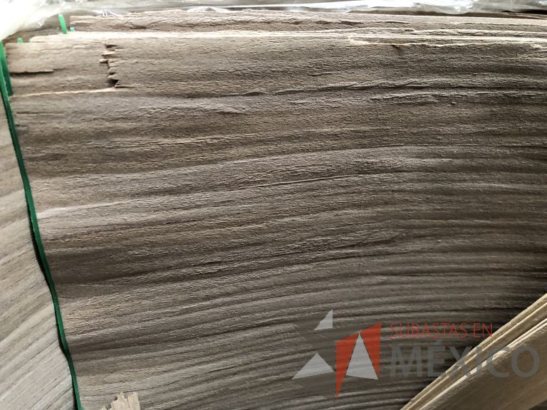 Lote 011 - 285 Piezas de diferentes materiales (Chapas de madera, Tableros perfocel, HPL y MDF fire retardant) - Imagen 21
