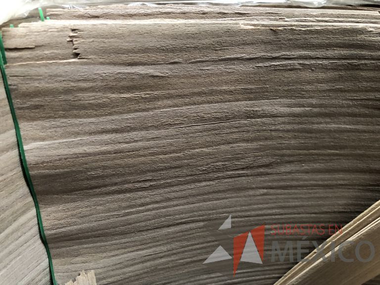 Lote 011 - 285 Piezas de diferentes materiales (Chapas de madera, Tableros perfocel, HPL y MDF fire retardant) - Imagen 23