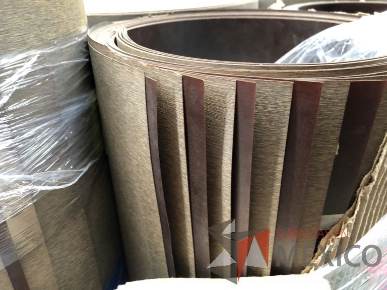 Lote 011 - 285 Piezas de diferentes materiales (Chapas de madera, Tableros perfocel, HPL y MDF fire retardant) - Imagen 27