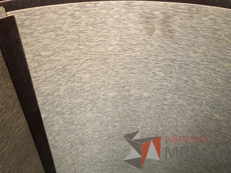 Lote 011 - 285 Piezas de diferentes materiales (Chapas de madera, Tableros perfocel, HPL y MDF fire retardant) - Imagen 28