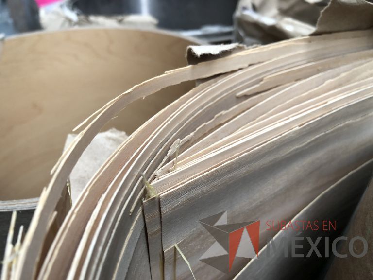 Lote 010 - 232 Piezas de diferentes materiales (Chapas de madera, aglomerados y MDF) - Imagen 23