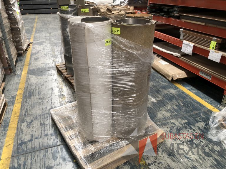 Lote 010 - 232 Piezas de diferentes materiales (Chapas de madera, aglomerados y MDF)