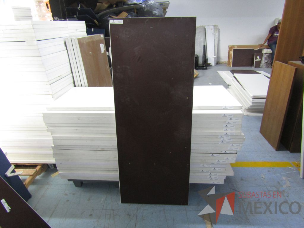 Lote 032 - 29 Cubierta rectangular color blanco