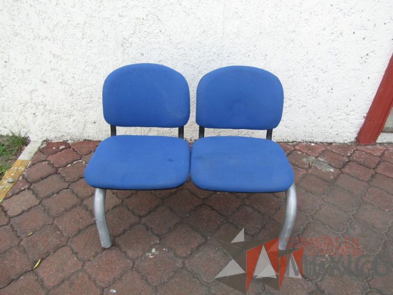 Lote 088 - 3 Bancas de espera de 2 plazas, asiento y respaldo en tela color azul - Imagen 5
