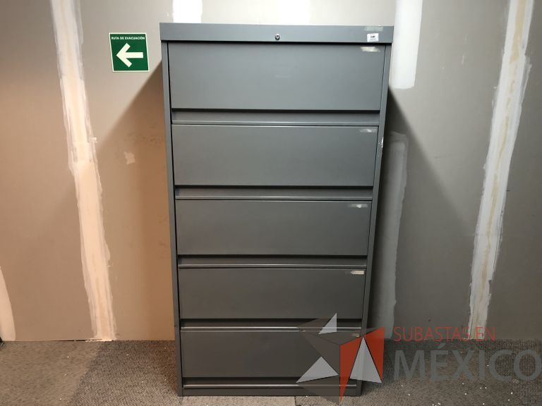Lote 014 - 2 Gabinetes metálicos con 5 gavetas color gris