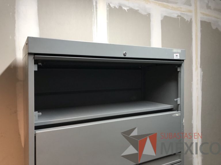 Lote 014 - 2 Gabinetes metálicos con 5 gavetas color gris - Imagen 6
