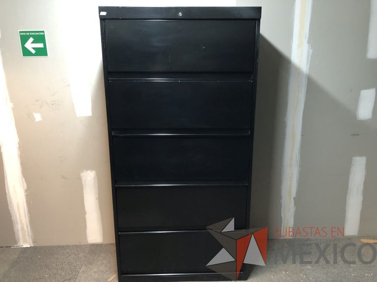 Lote 008 - Gabinete metálico con 5 gavetas color negro