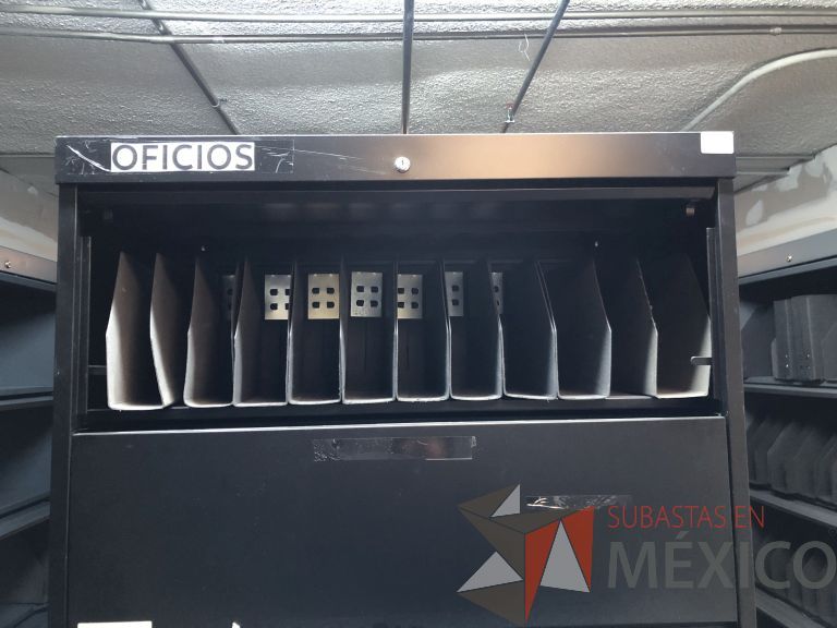 Lote 004 - 2 Gabinetes metálicos con 6 gavetas color negro - Imagen 3