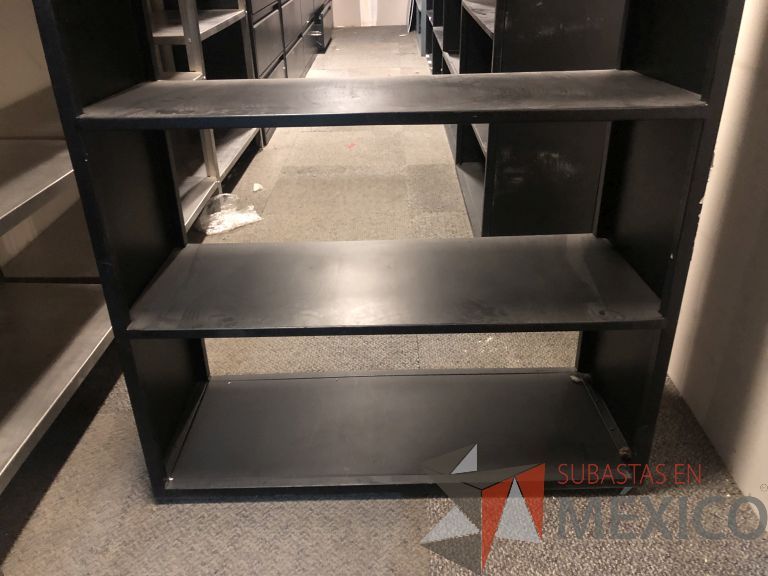 Lote 001 - 2 Libreros metálicos con 5 entrepaños color negro - Imagen 3