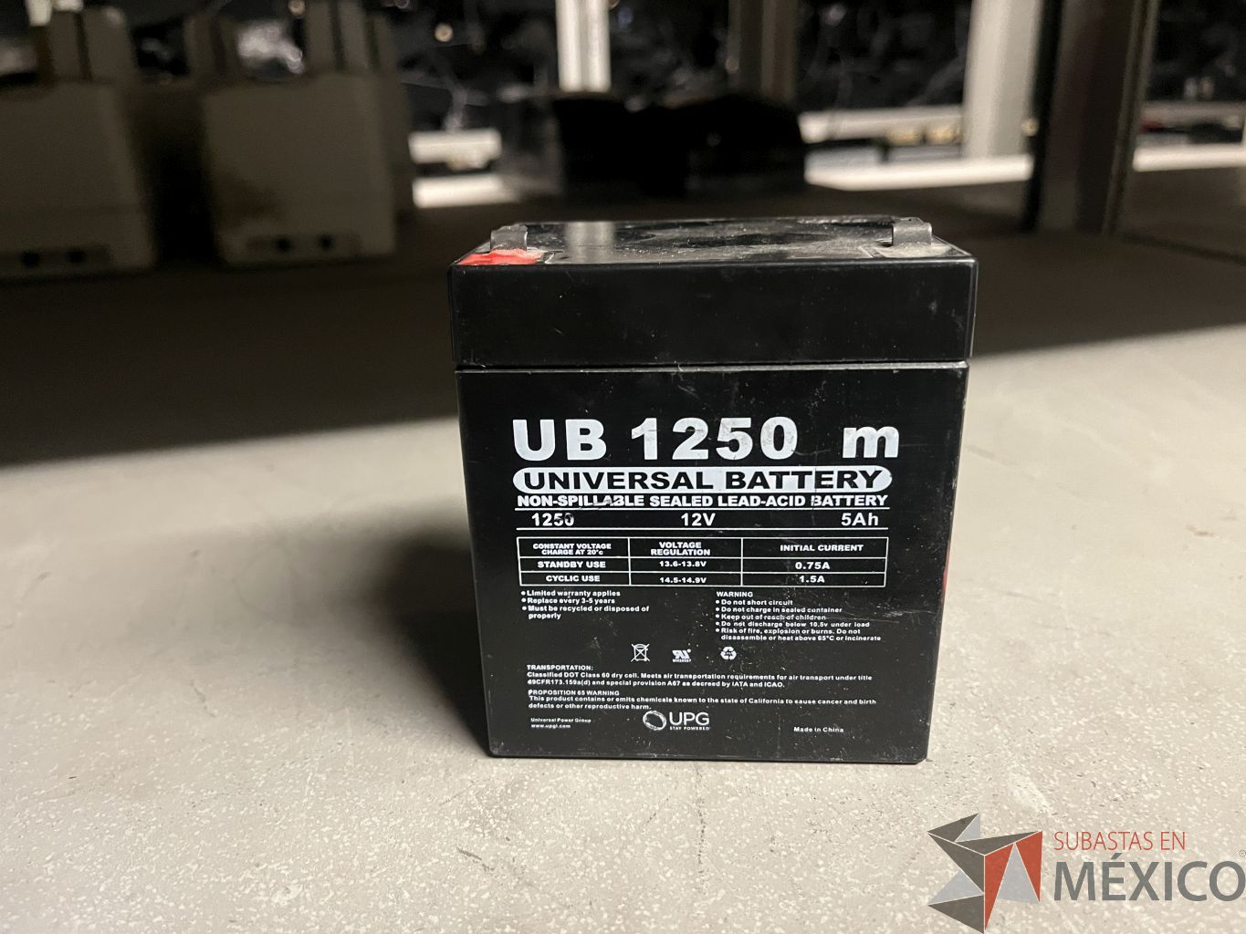 Lote 052 - 6 Bancos de baterías, 35 Baterías de 12 V y 3 Baterías de 6 V - Imagen 12