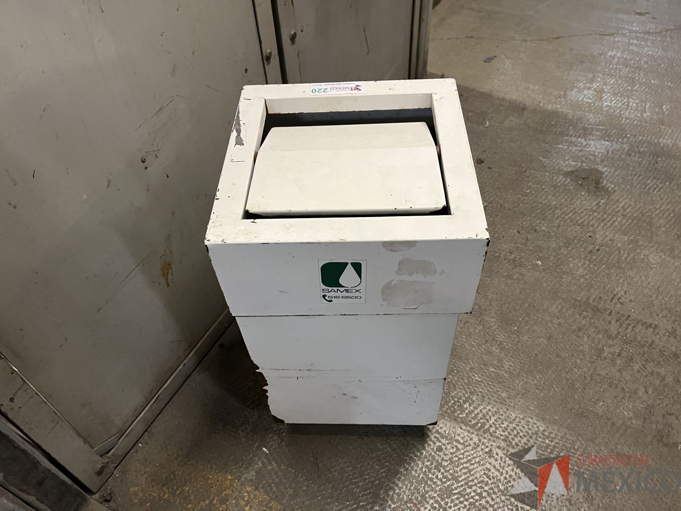 Lote 004 - 220 Botes de basura de diferentes modelos y medidas (Plástico, Metálico y Acrílico) - Imagen 7