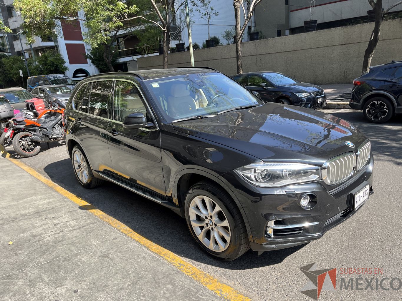 Lote 001 - Camioneta BMW X5 xDrive50iA Security Automático 2015 (Nivel de resistencia VR4) - Imagen 2