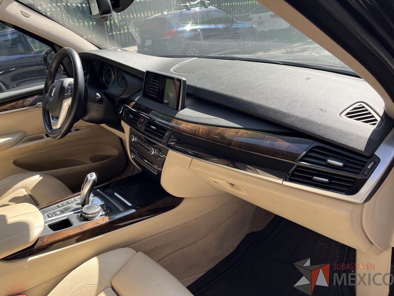 Lote 001 - Camioneta BMW X5 xDrive50iA Security Automático 2015 (Nivel de resistencia VR4) - Imagen 13