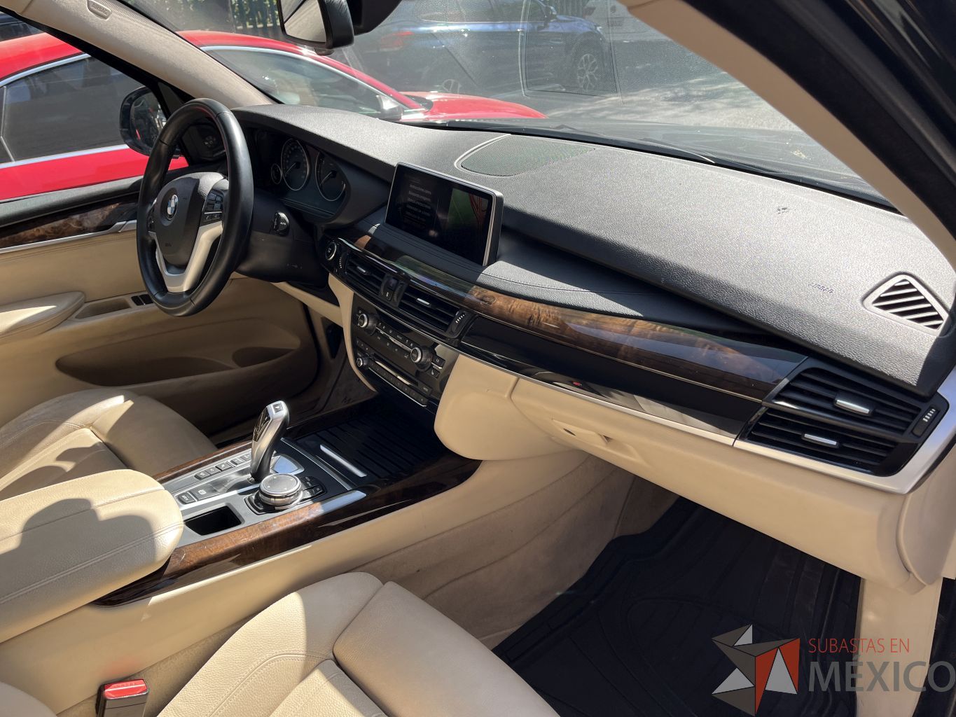 Lote 001 - Camioneta BMW X5 xDrive50iA Security Automático 2015 (Nivel de resistencia VR4) - Imagen 15