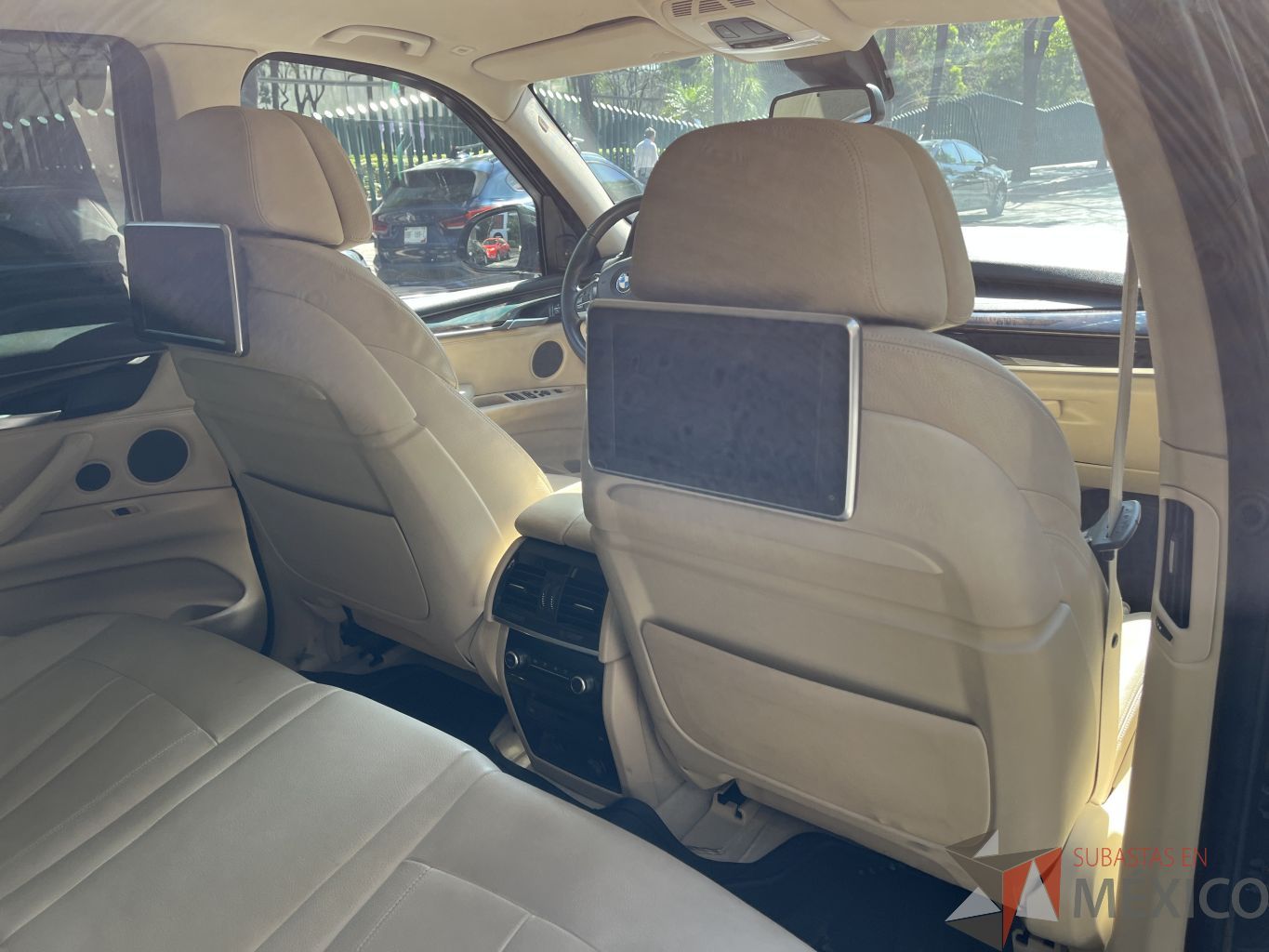 Lote 001 - Camioneta BMW X5 xDrive50iA Security Automático 2015 (Nivel de resistencia VR4) - Imagen 18