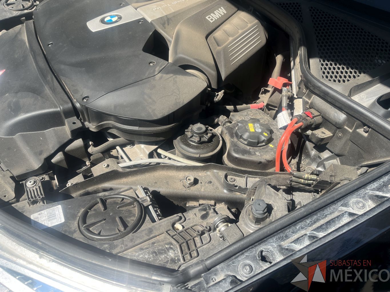 Lote 001 - Camioneta BMW X5 xDrive50iA Security Automático 2015 (Nivel de resistencia VR4) - Imagen 49