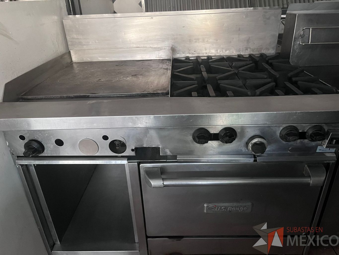 Lote 013 - Estufa 4 quemadores con horno 24" y plancha 24" (una pieza) US Range, Modelo: G.GF U Series - Imagen 4