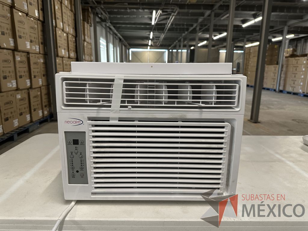 Lote 400 - 5 Aires Acondicionados tipo Ventana NEOAIRE, Modelo: NAW121M20, 12000 BTU, 115v