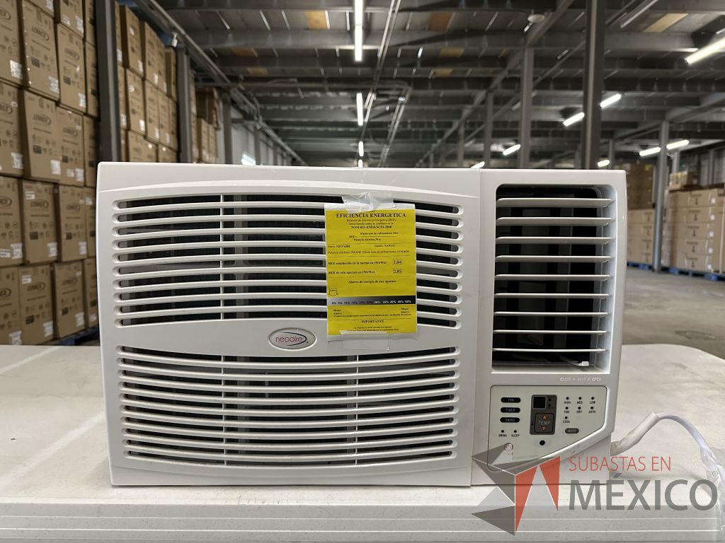 Lote 030 - 3 Equipos de Aires Acondicionados tipo ventana Neoaire NAW121, 1 Ton, Frío, 110 Volts