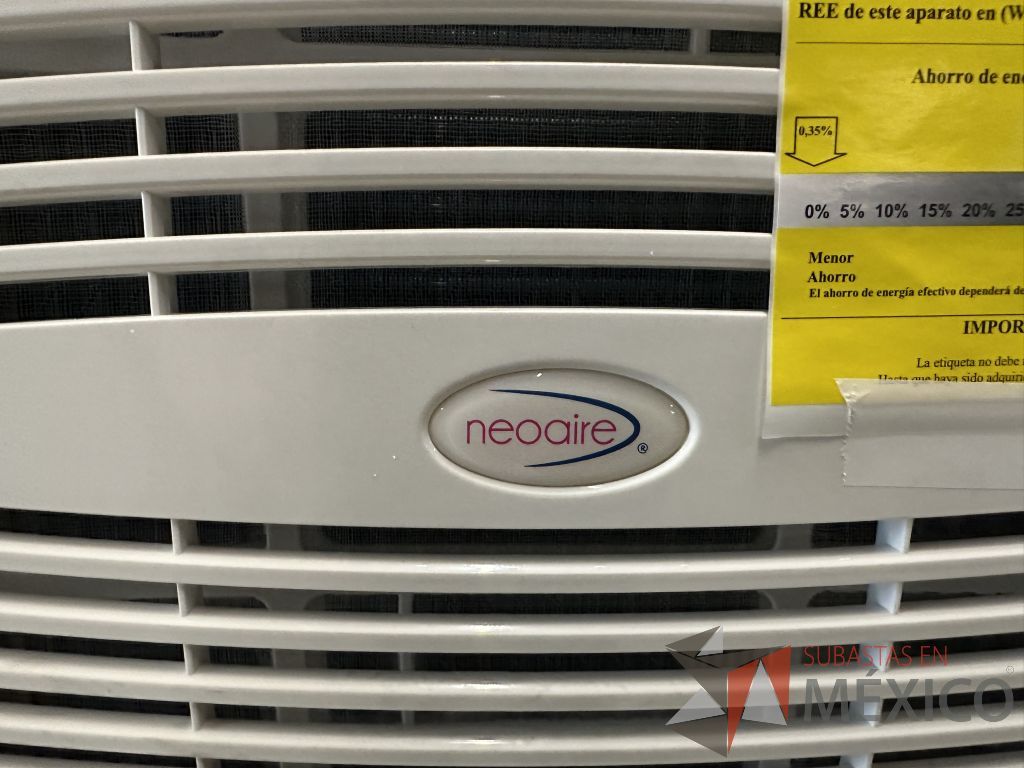 Lote 037 - Aire Acondicionado tipo Ventana NEOAIRE, Modelo: NAW121, 12000 BTU, 110-115v - Imagen 13